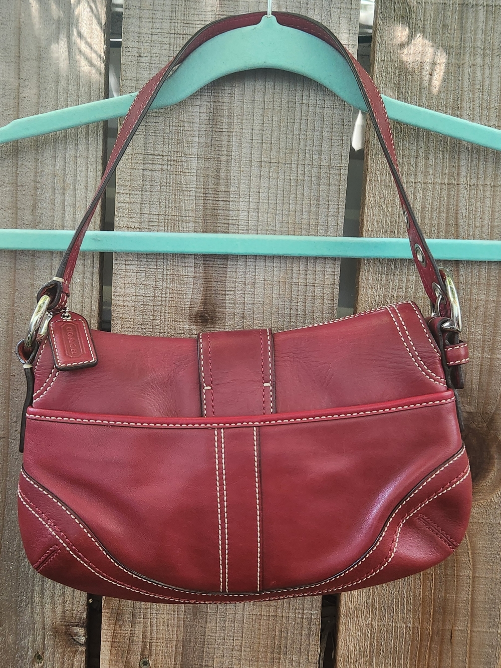 👜❤️Coach Soho Red Leather Buckle Flap Shoulder Bag Hobo✨️ - Picture 2 of 9